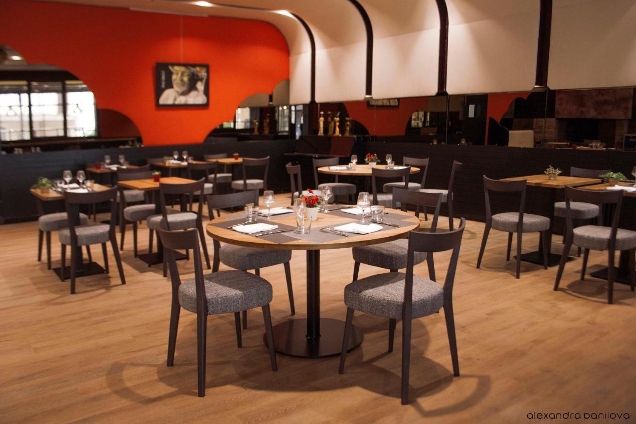 Logis Hotel Restaurant De France Saint-Geniez-dʼOlt Eksteriør bilde