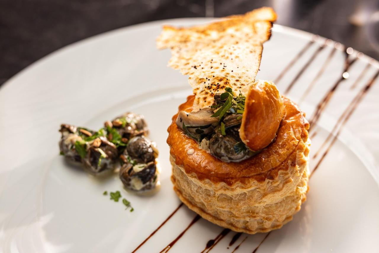 Logis Hotel Restaurant De France Saint-Geniez-dʼOlt Eksteriør bilde