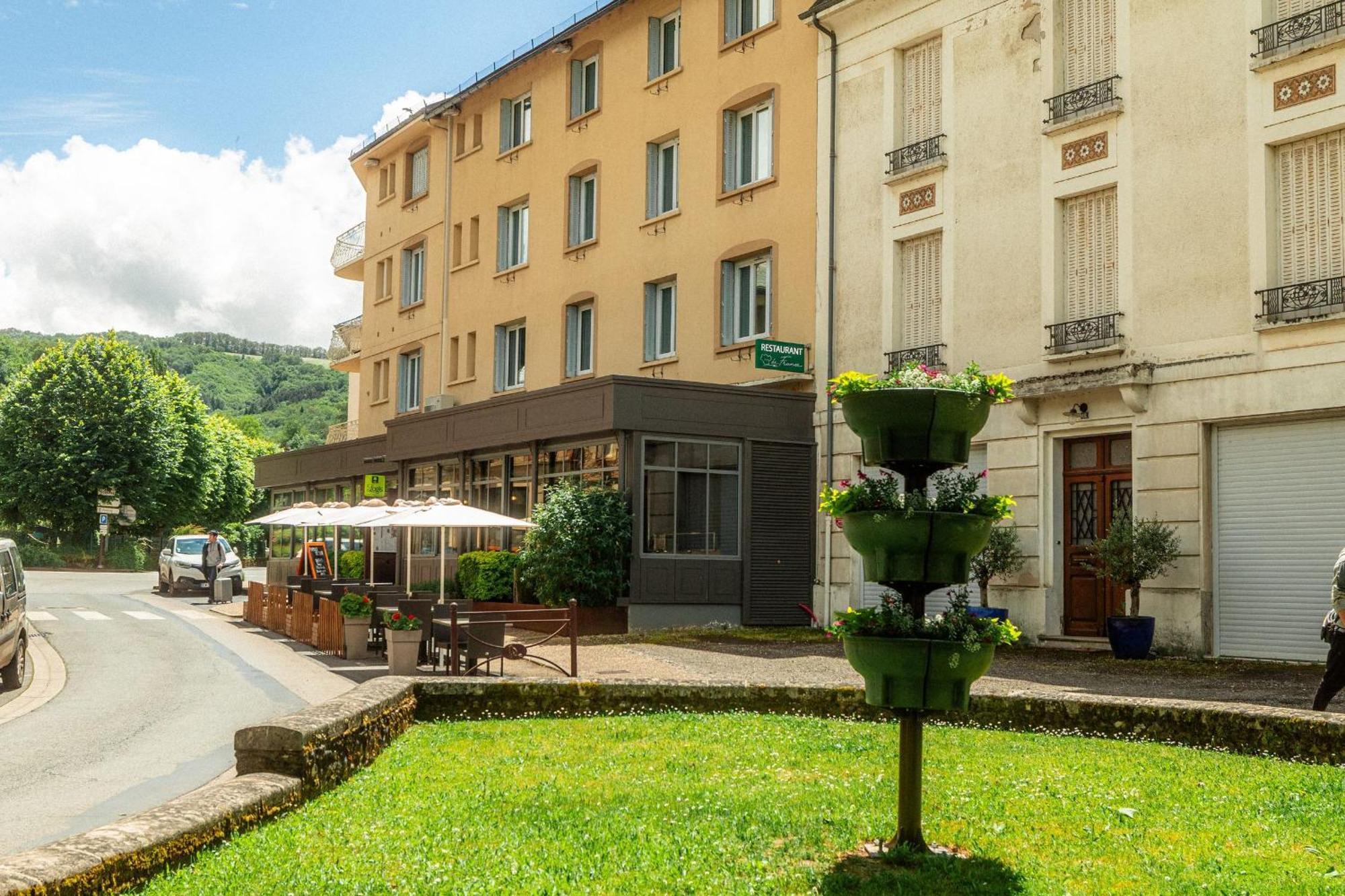 Logis Hotel Restaurant De France Saint-Geniez-dʼOlt Eksteriør bilde