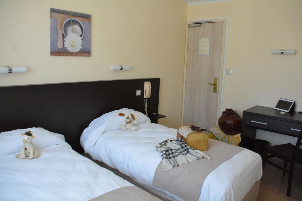Logis Hotel Restaurant De France Saint-Geniez-dʼOlt Rom bilde